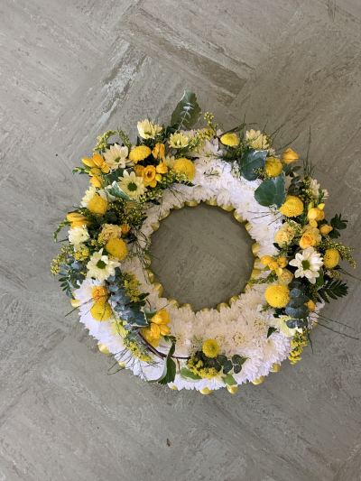 Yellow Wreath - Traditional Wreath In Yellow And White
Other Colours Are Available Picture Shown 14 inch