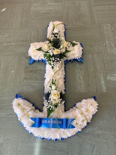 Anchor 32 inch - 24 Inch Anchor 
With 2 Sprays 
Colours Chosen By Customer