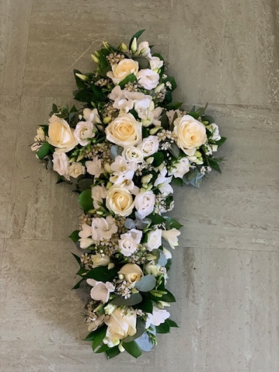 Loose Cross White 24 inches - Small 24 inch Cross Based Loosely Of White Flowers
Other Colours Are Available